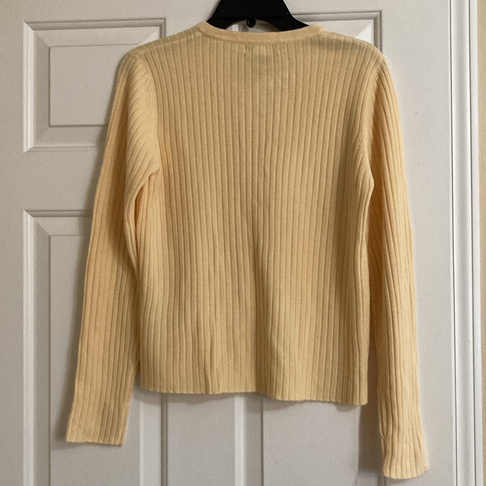 Button down sweater - Picture 4 of 4